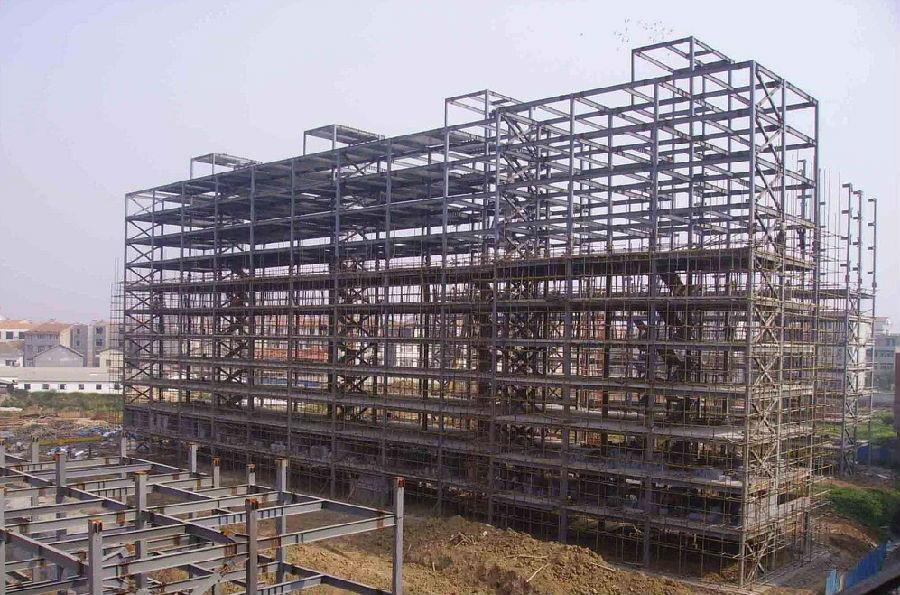 平谷高层钢结构的支撑布置与构造应该符合哪些要求